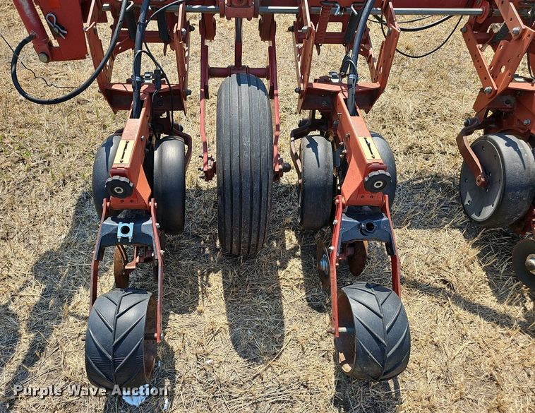 image for item DS4664 Case IH 955 Cyclone Air planter