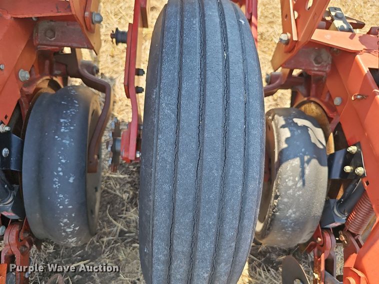 image for item DS4664 Case IH 955 Cyclone Air planter