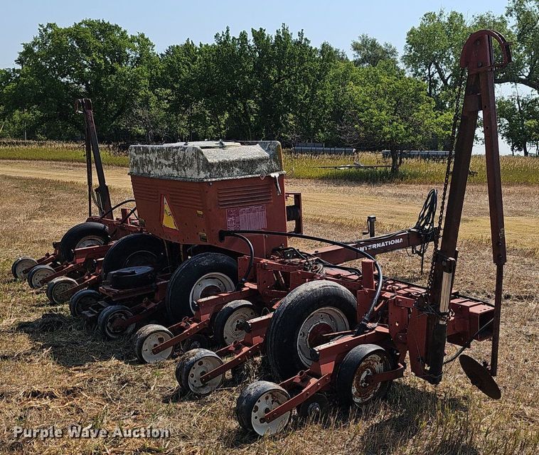 image for item DS4664 Case IH 955 Cyclone Air planter