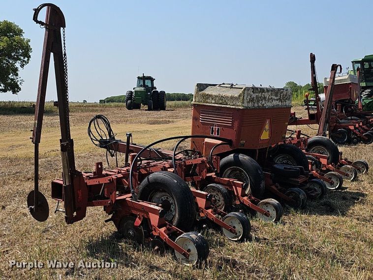 image for item DS4664 Case IH 955 Cyclone Air planter