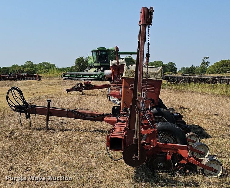 image for item DS4664 Case IH 955 Cyclone Air planter
