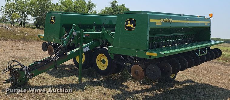 image for item DS4666 John Deere 455 grain drill