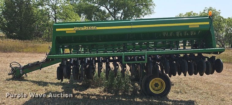 image for item DS4666 John Deere 455 grain drill