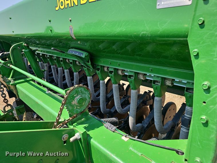 image for item DS4666 John Deere 455 grain drill