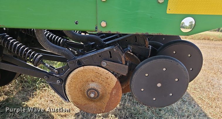 image for item DS4666 John Deere 455 grain drill