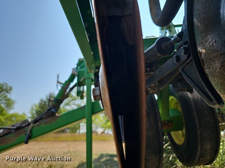 image for item DS4666 John Deere 455 grain drill