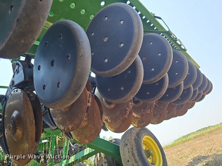 image for item DS4666 John Deere 455 grain drill