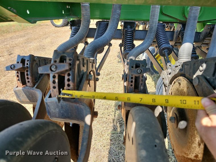 image for item DS4666 John Deere 455 grain drill