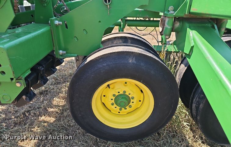 image for item DS4666 John Deere 455 grain drill