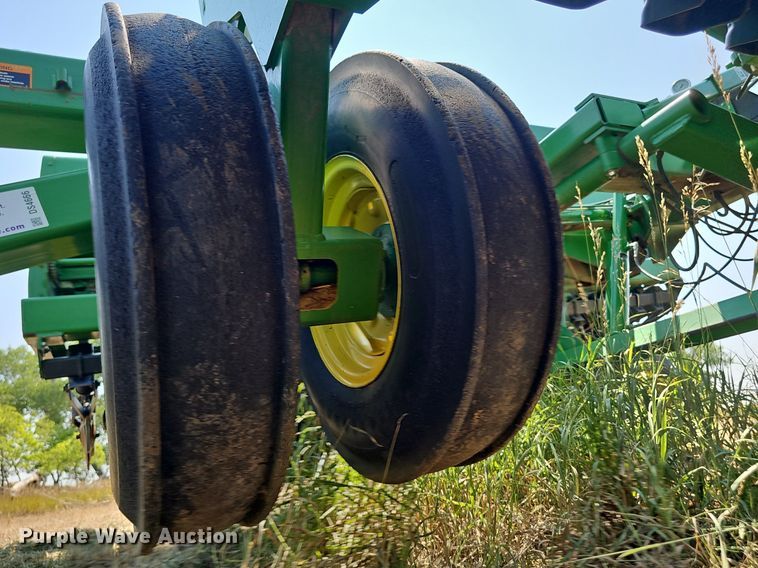 image for item DS4666 John Deere 455 grain drill