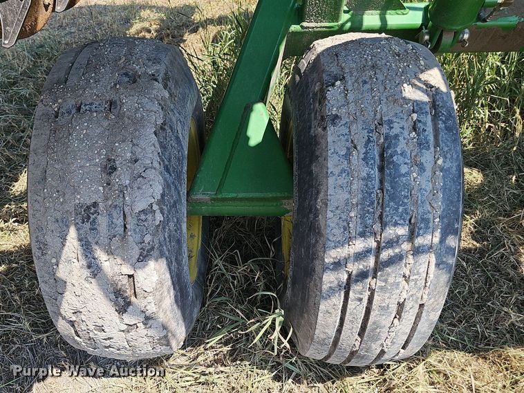 image for item DS4666 John Deere 455 grain drill