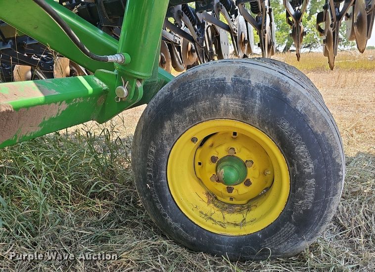 image for item DS4666 John Deere 455 grain drill