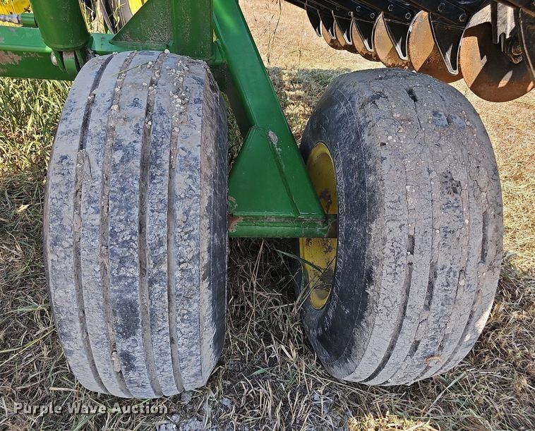 image for item DS4666 John Deere 455 grain drill