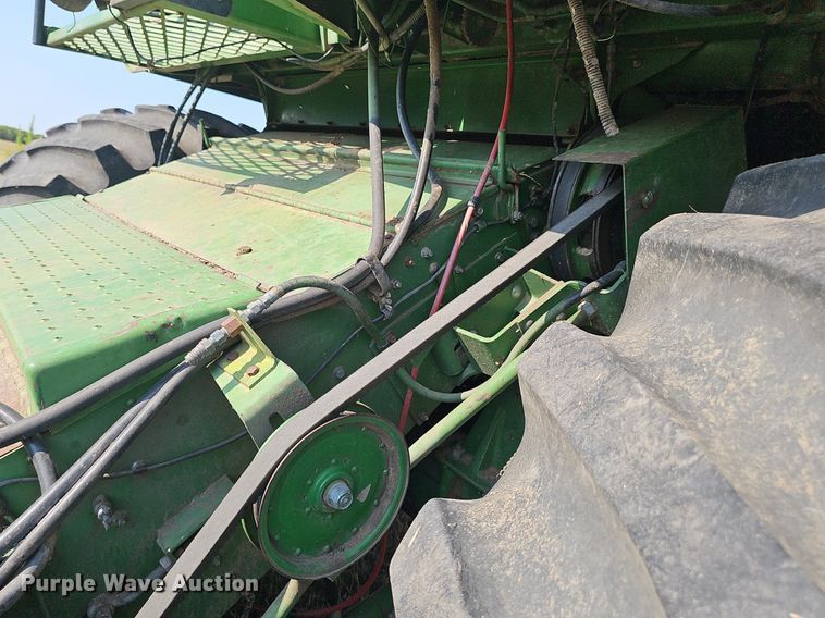 image for item DS4667 1987 John Deere 7720 Titan II combine