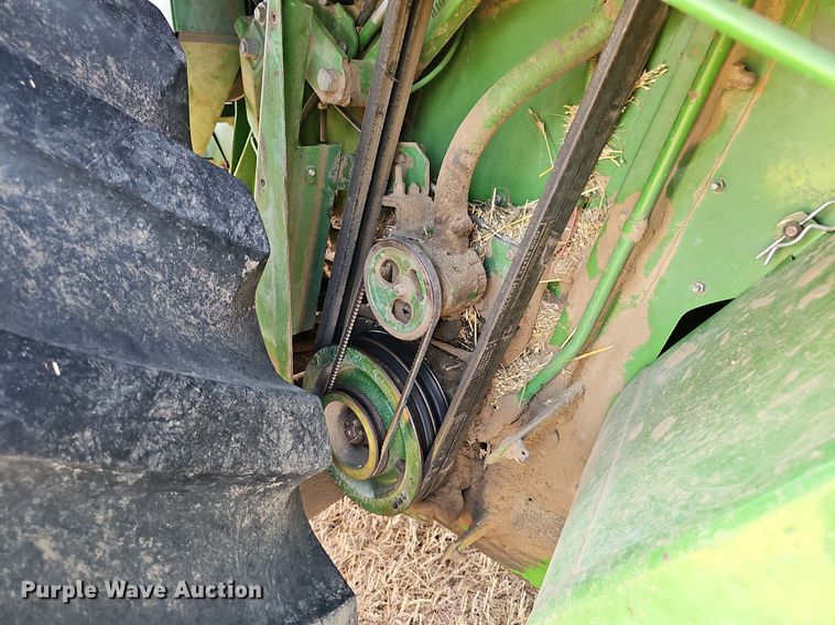 image for item DS4667 1987 John Deere 7720 Titan II combine