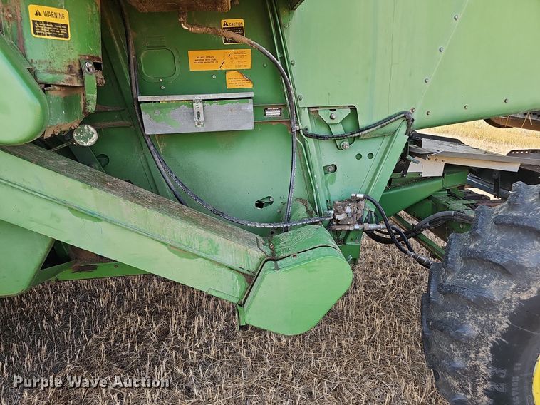 image for item DS4667 1987 John Deere 7720 Titan II combine