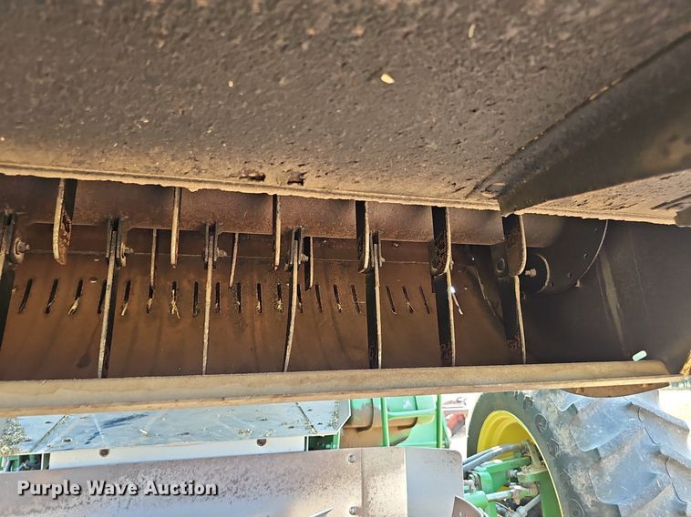 image for item DS4667 1987 John Deere 7720 Titan II combine