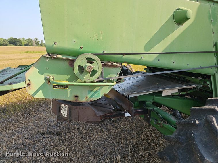 image for item DS4667 1987 John Deere 7720 Titan II combine