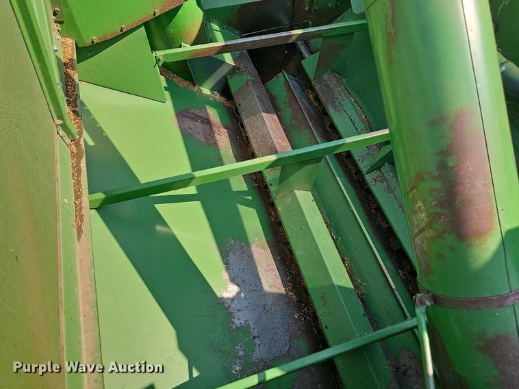 image for item DS4667 1987 John Deere 7720 Titan II combine