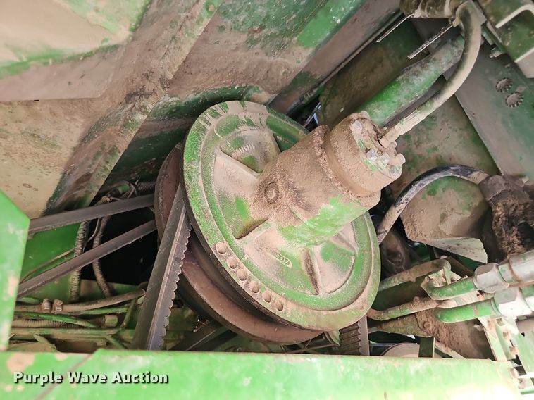 image for item DS4667 1987 John Deere 7720 Titan II combine
