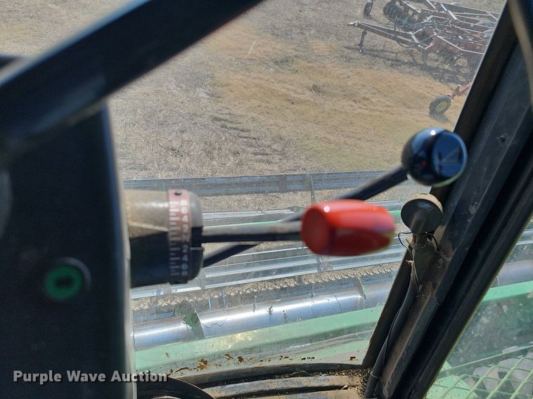 image for item DS4667 1987 John Deere 7720 Titan II combine