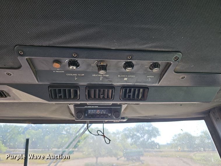 image for item DS4667 1987 John Deere 7720 Titan II combine