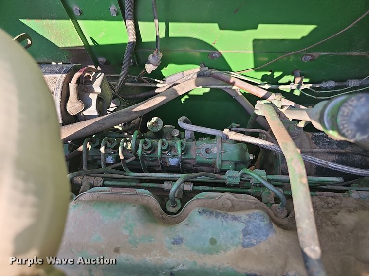image for item DS4667 1987 John Deere 7720 Titan II combine