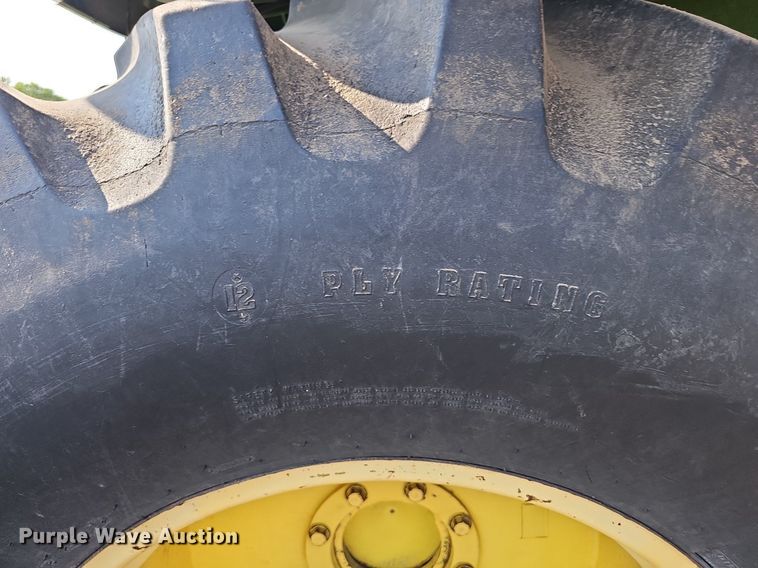 image for item DS4667 1987 John Deere 7720 Titan II combine