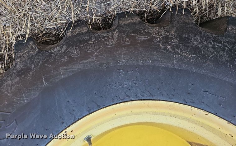 image for item DS4667 1987 John Deere 7720 Titan II combine