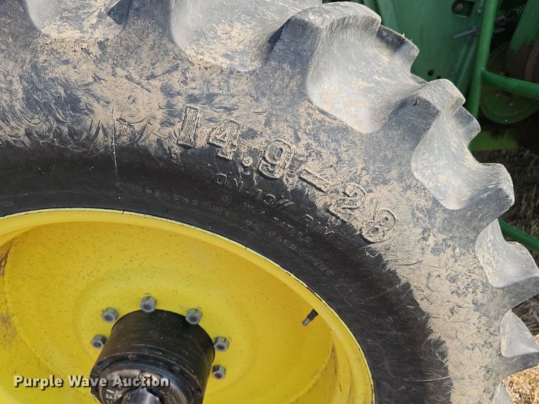 image for item DS4667 1987 John Deere 7720 Titan II combine