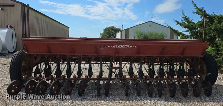 image for item DS4741 International Harvester  10 grain drill