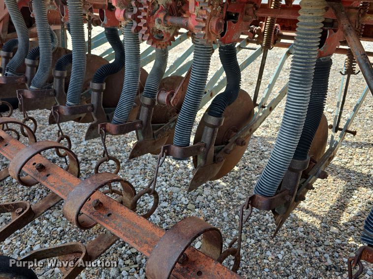 image for item DS4741 International Harvester  10 grain drill