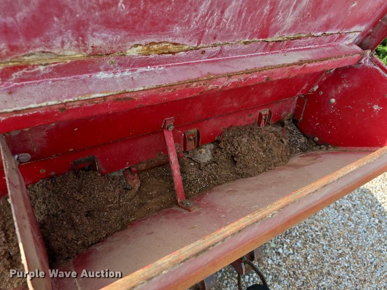 image for item DS4741 International Harvester  10 grain drill