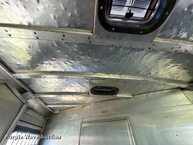 image for item DU3018 2004 Adams horse trailer