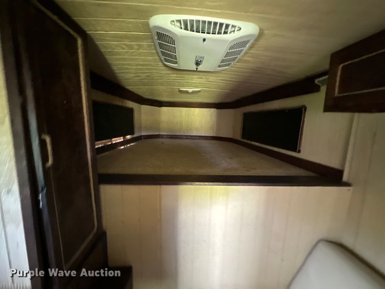 image for item DU3018 2004 Adams horse trailer