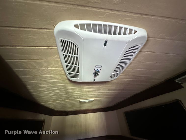 image for item DU3018 2004 Adams horse trailer