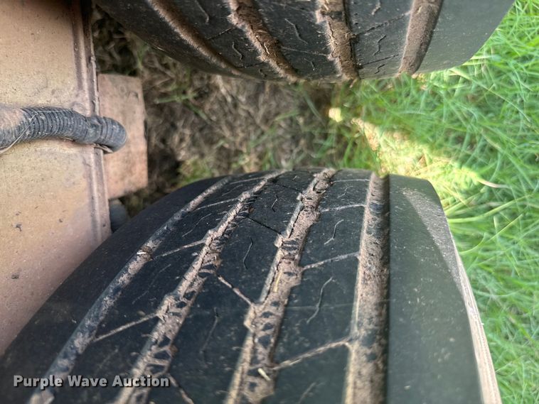 image for item DU3018 2004 Adams horse trailer