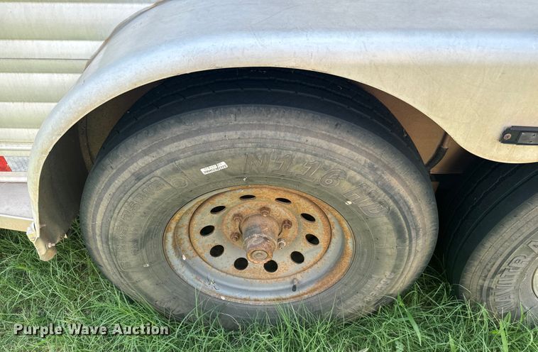 image for item DU3018 2004 Adams horse trailer