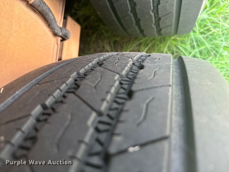 image for item DU3018 2004 Adams horse trailer