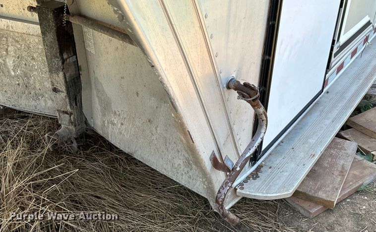 image for item DU3022 1998 Barrett livestock trailer