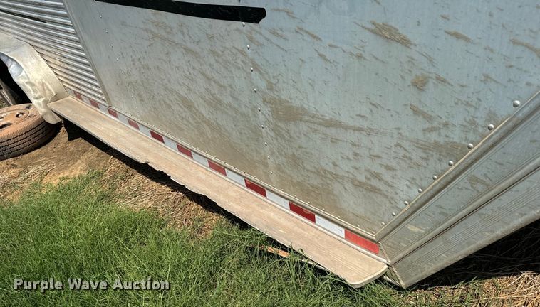 image for item DU3022 1998 Barrett livestock trailer