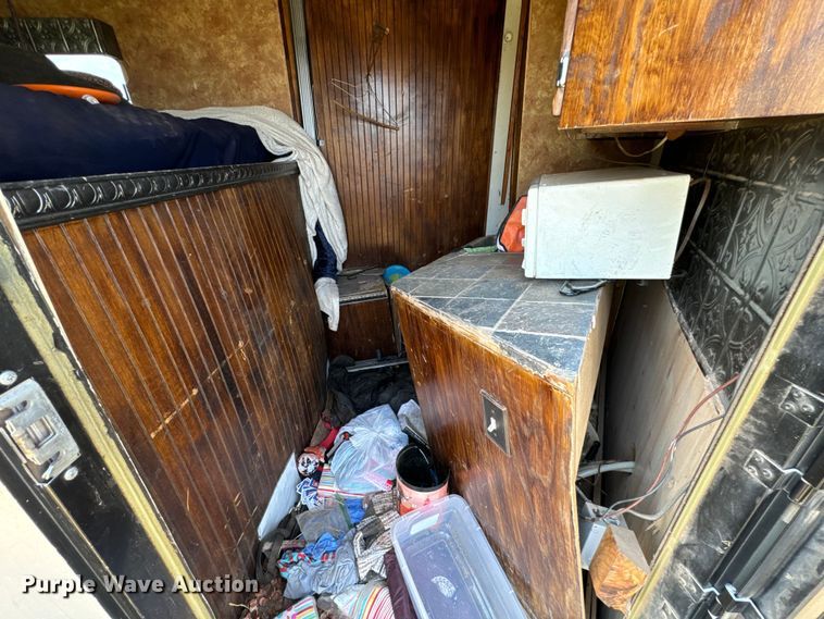 image for item DU3022 1998 Barrett livestock trailer