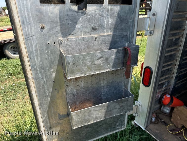 image for item DU3022 1998 Barrett livestock trailer