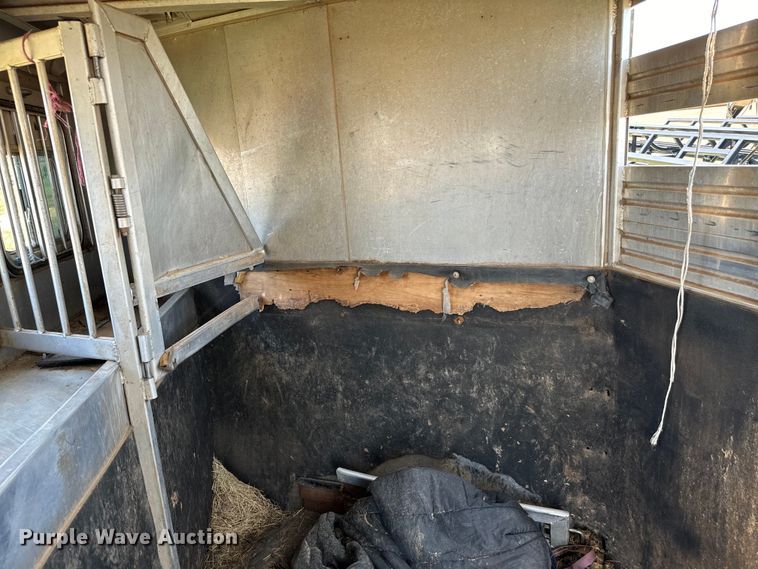 image for item DU3022 1998 Barrett livestock trailer