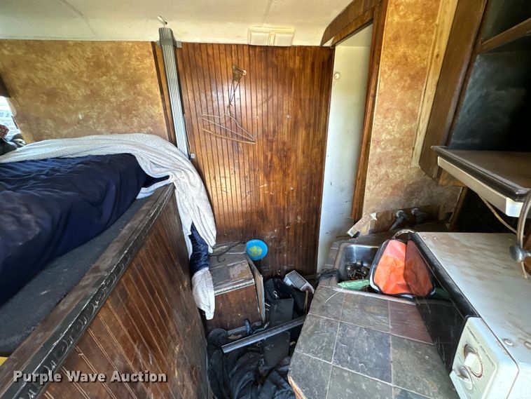 image for item DU3022 1998 Barrett livestock trailer