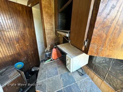 image for item DU3022 1998 Barrett livestock trailer