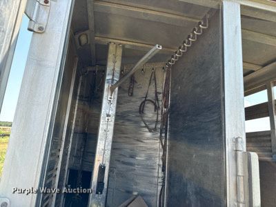 image for item DU3022 1998 Barrett livestock trailer