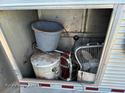 image for item DU3022 1998 Barrett livestock trailer