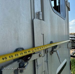 image for item DU3022 1998 Barrett livestock trailer