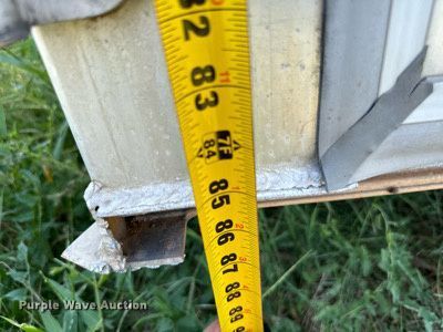 image for item DU3022 1998 Barrett livestock trailer